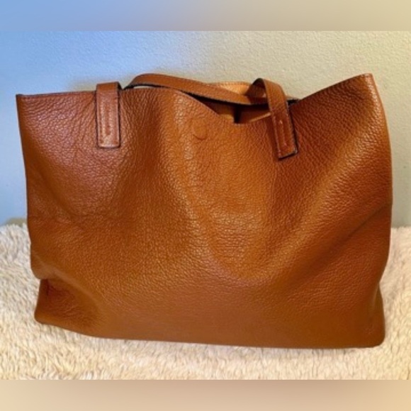 Persaman New York Genuine Leather Tote w/ Bow - Picture 4 of 12